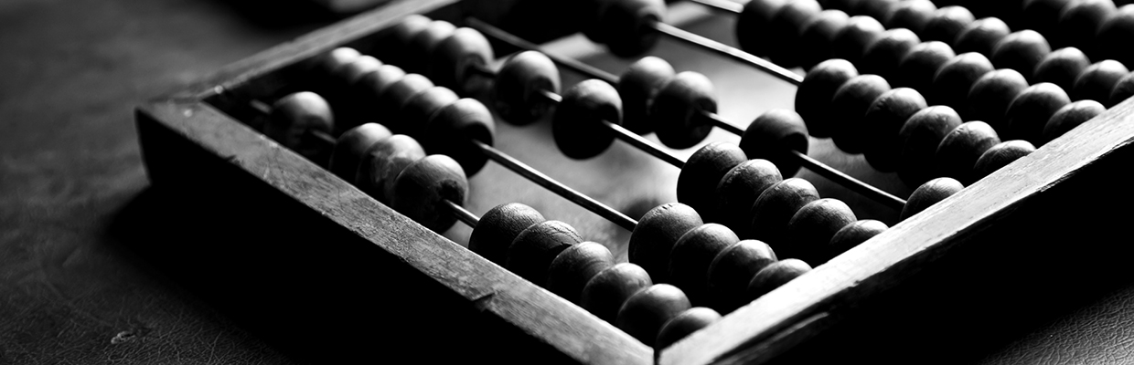 An abacus on table; image used for HSBC Flexi Saver Accounts.